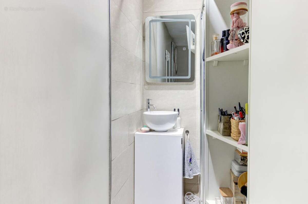Appartement à VILLENEUVE-LOUBET