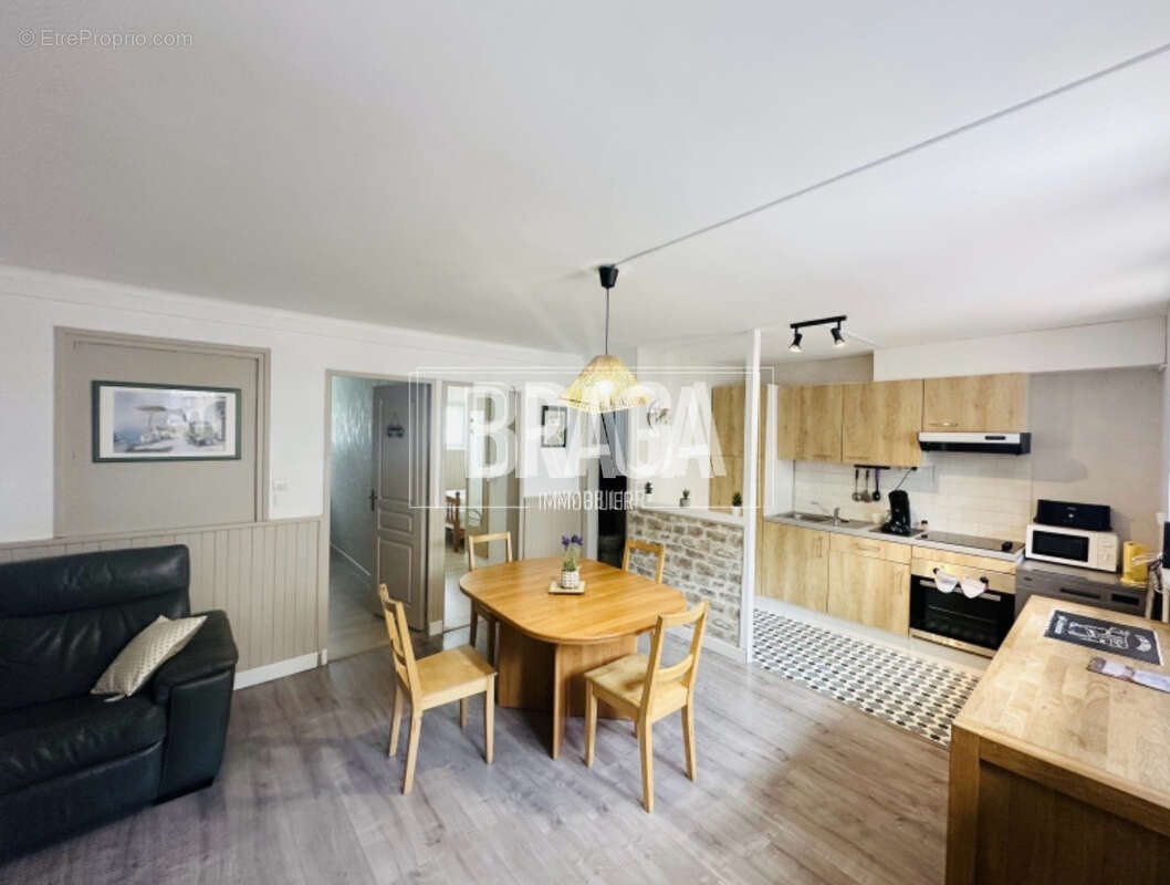 Appartement sur la place du portel 2 chambres - photo 2
