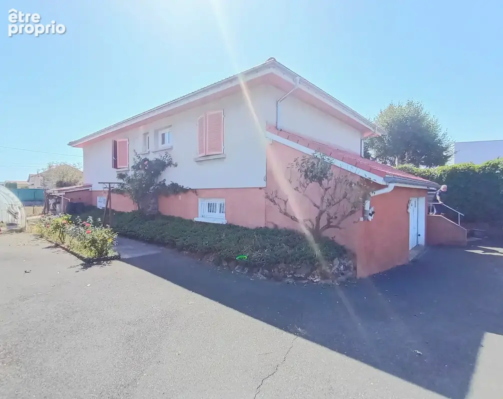 Maison 4 pièces à vendre à Veauche avec garage et terrain - photo 3