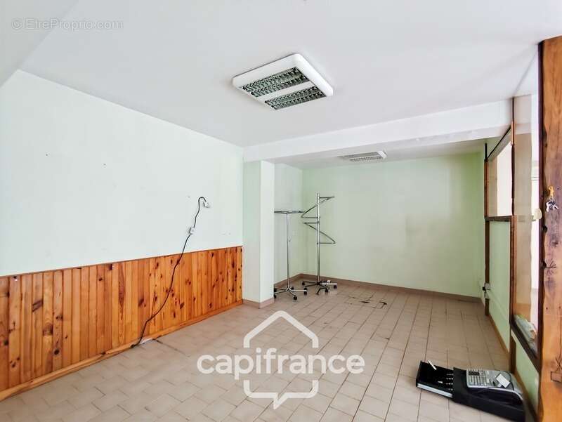 Commerce à BESSE-SUR-BRAYE