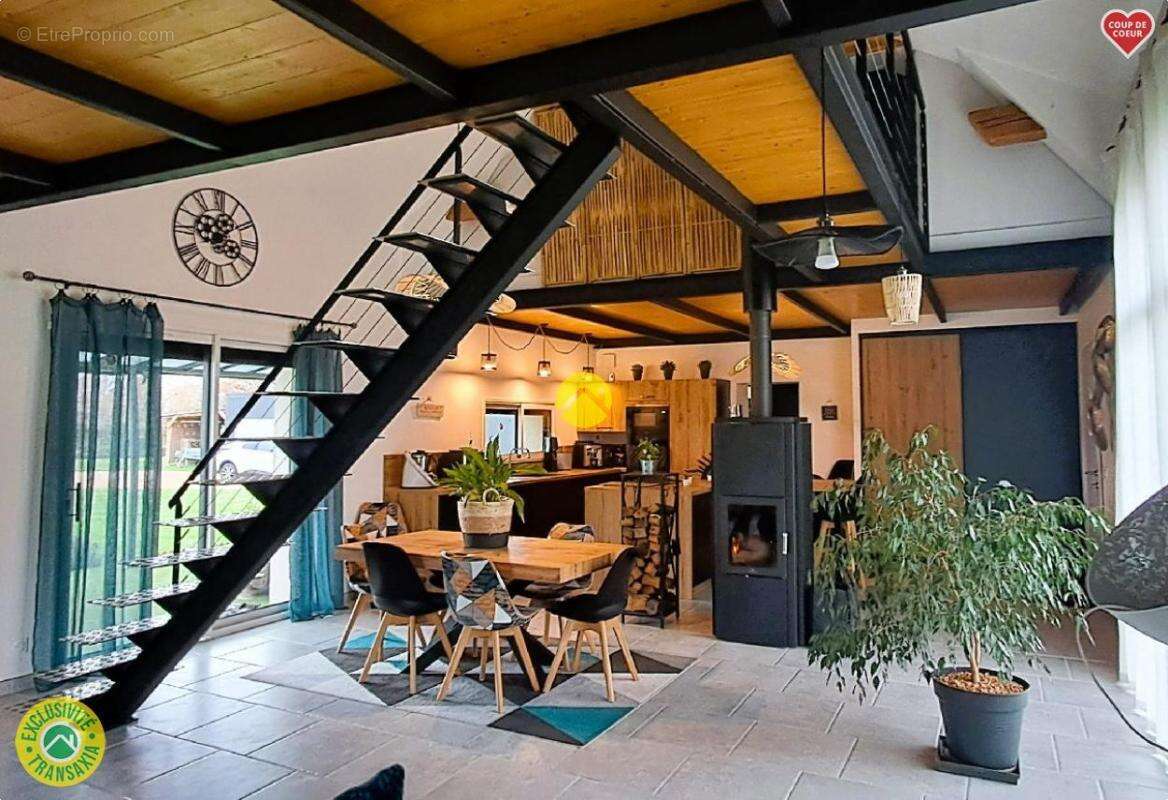 Maison à DOMPIERRE-SUR-BESBRE