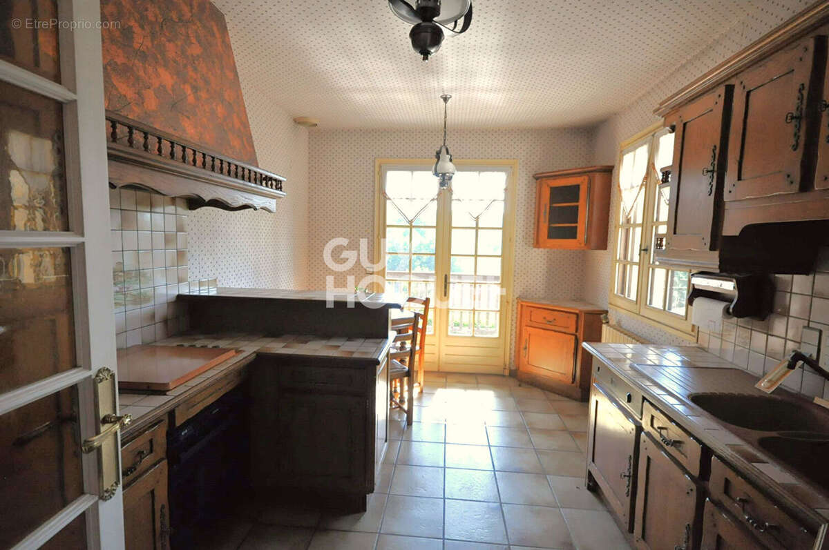 Maison à SAINT-SYMPHORIEN-SUR-COISE