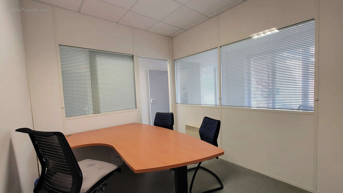 Local + Appartement à Vendre sur Jallais entre Beaupréau et Chemillé ! - photo 6