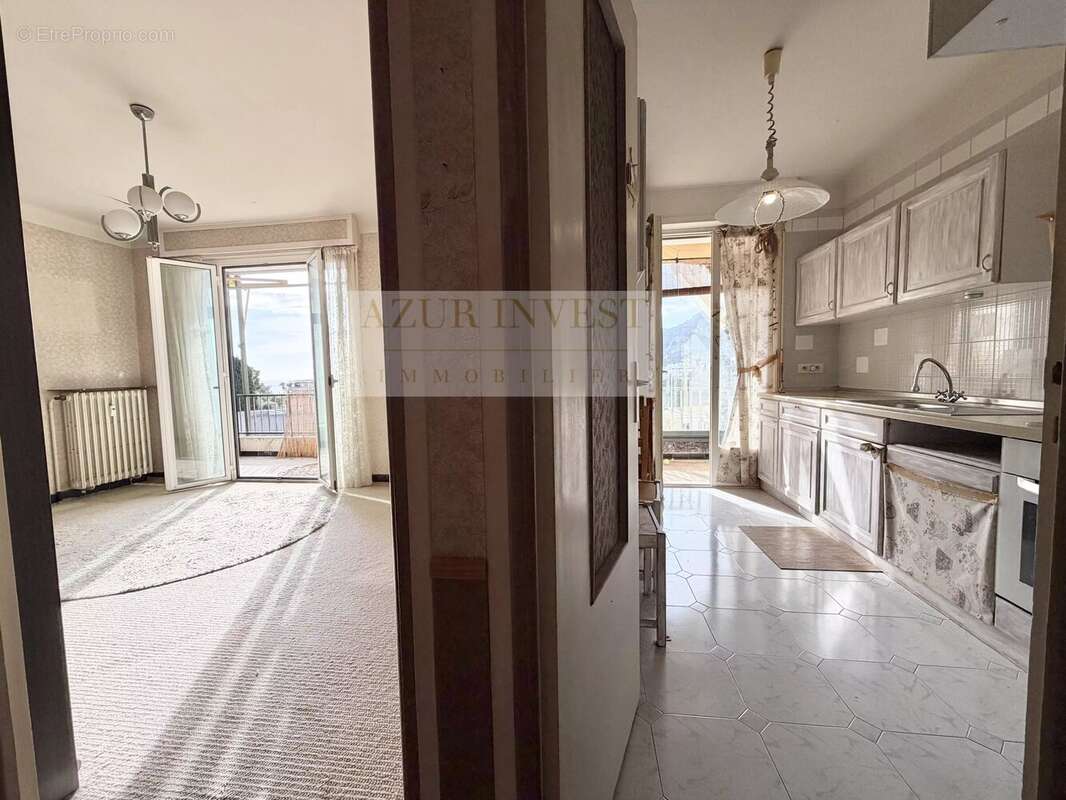 Appartement à ROQUEBRUNE-CAP-MARTIN