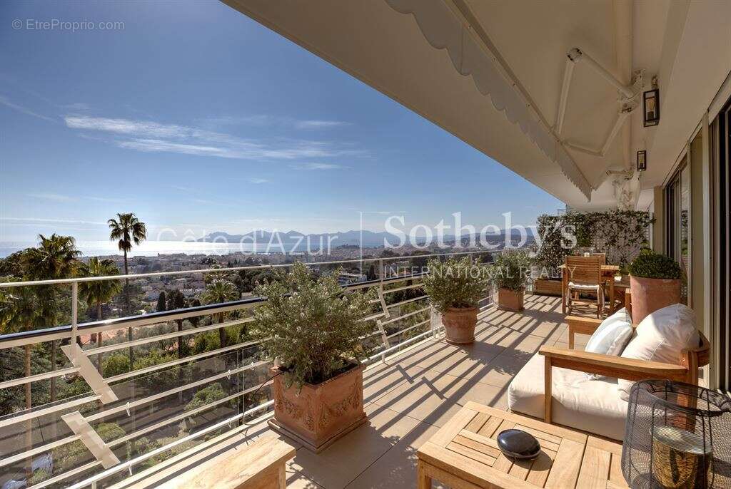 Cannes Californie 3 pièces rénové avec vue panoramique sur la baie de Cannes - photo 11