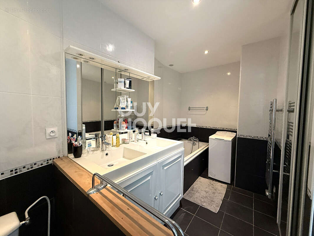 Appartement à MORNANT