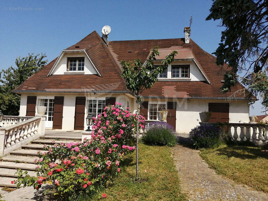 Maison à EPINEUIL