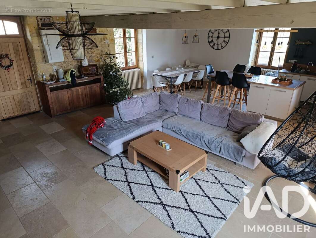 Maison 223 m² à Coux-Et-Bigaroque  - photo 7