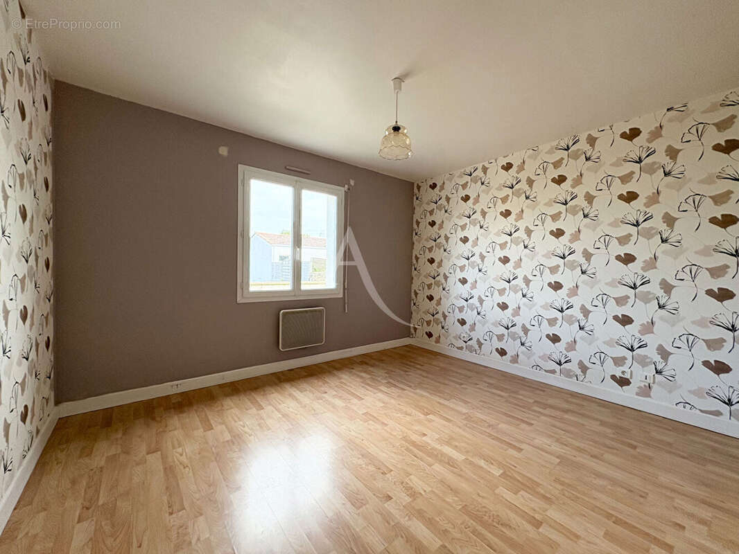 Maison à SAINTE-RADEGONDE-DES-NOYERS