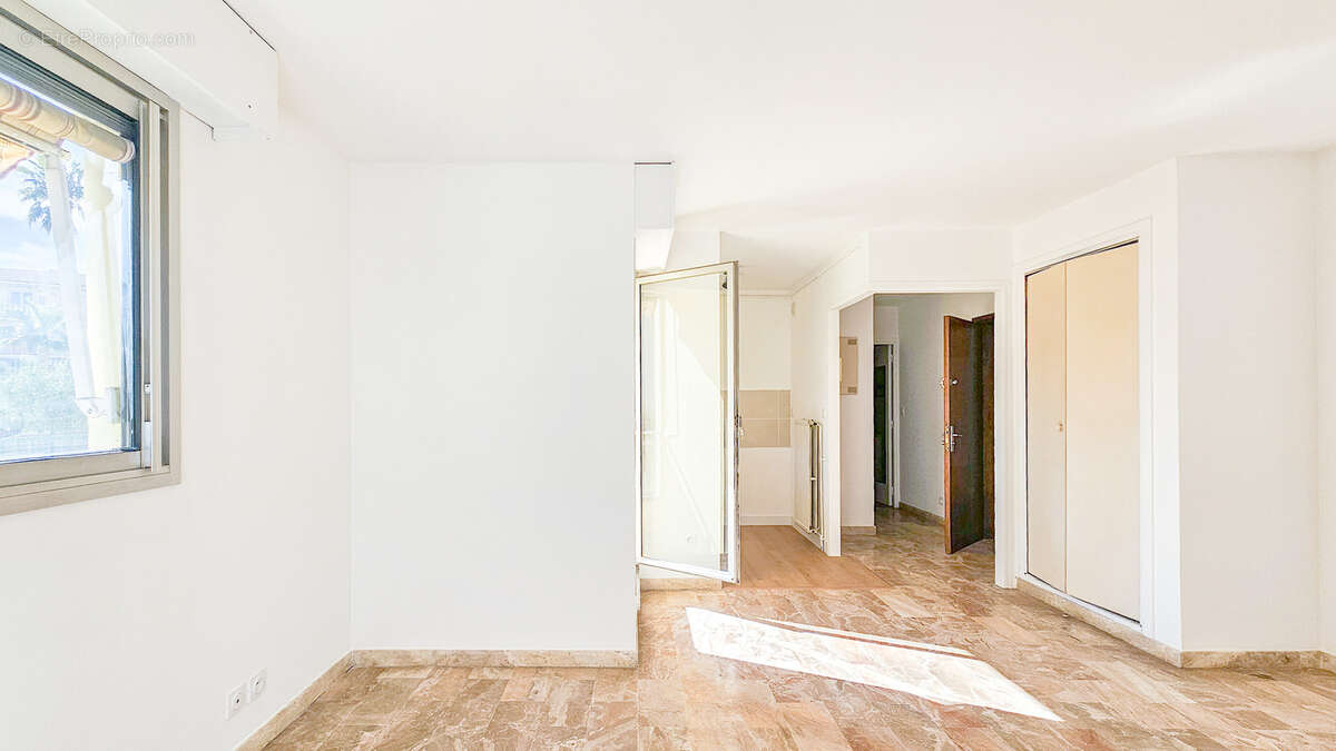 Appartement à HYERES