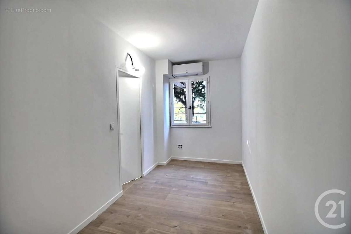 Appartement à VALBONNE