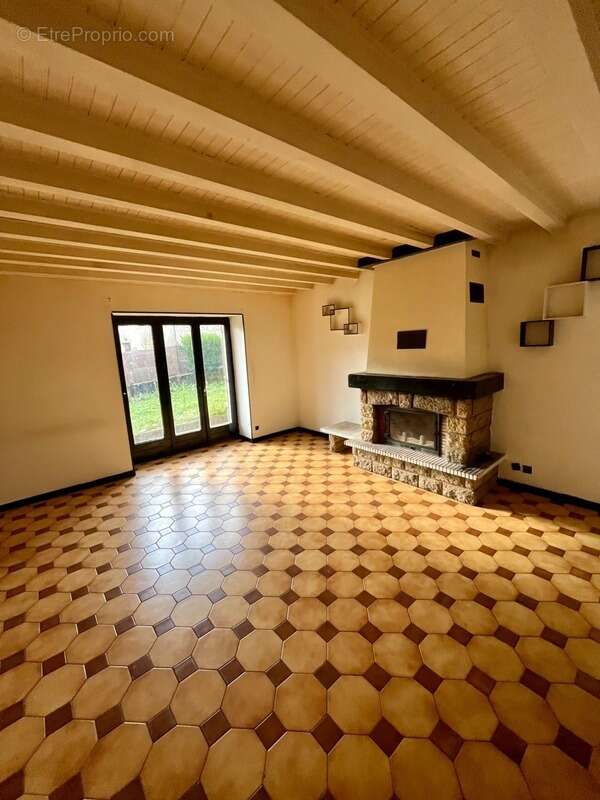 Maison à SAINT-MARTIN-DU-FRENE