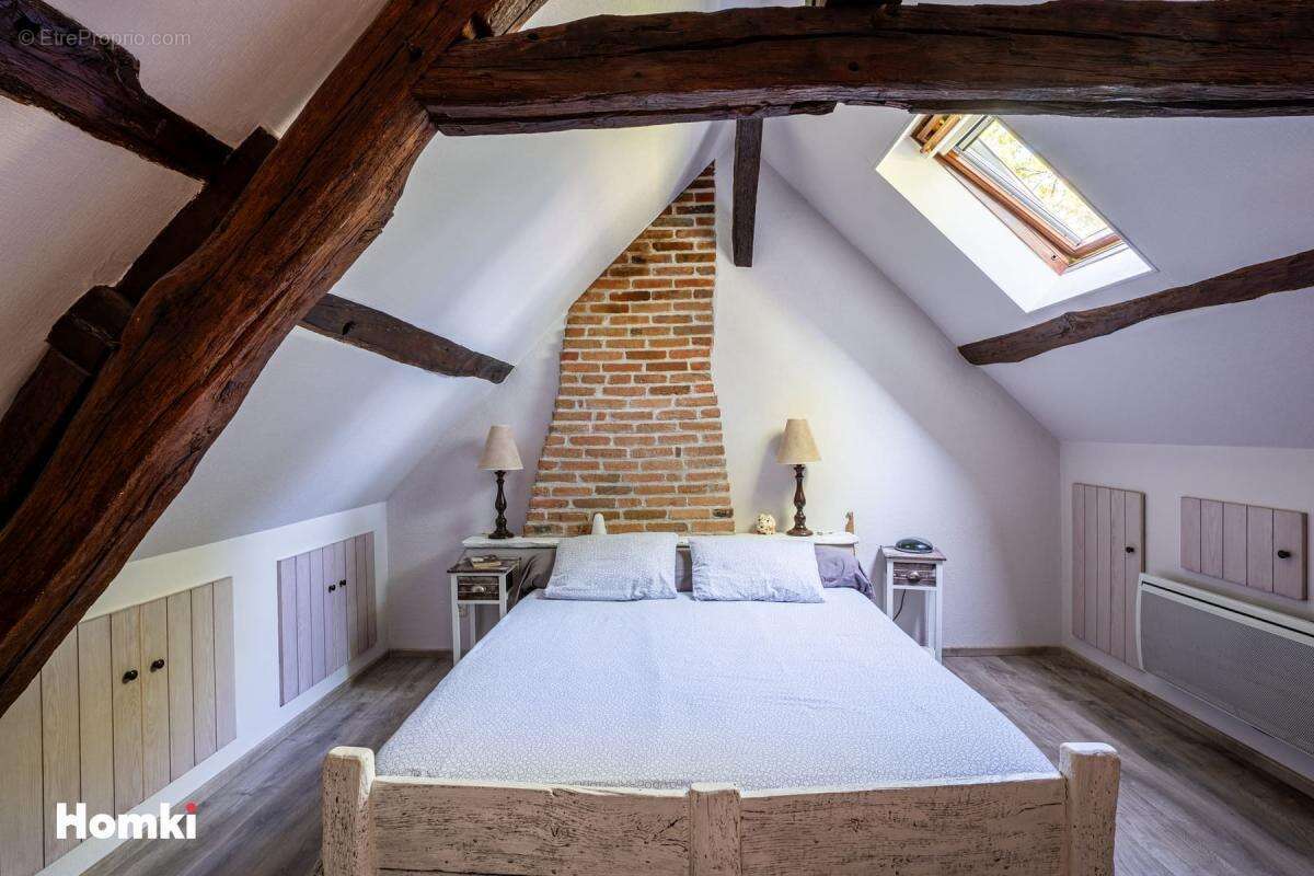 Maison à MARCILLY-EN-VILLETTE