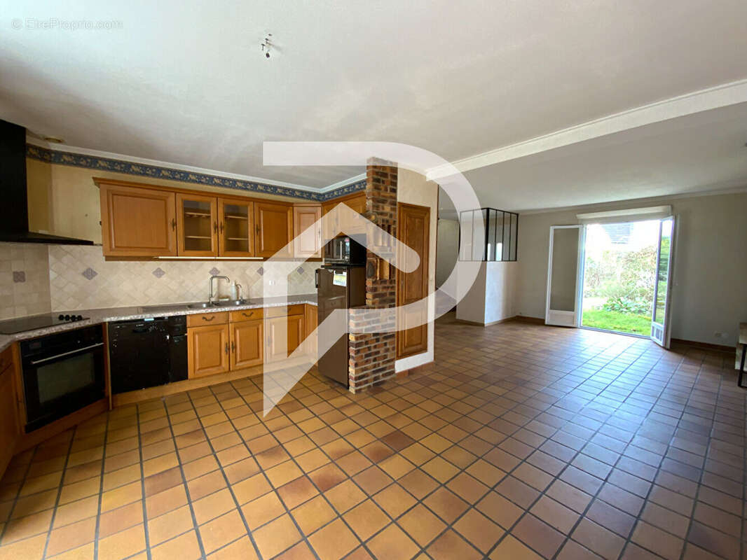 Maison à LES ESSARTS-LE-ROI