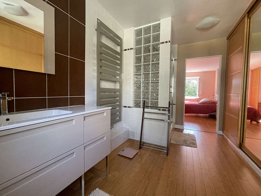 Maison à MONTMORENCY