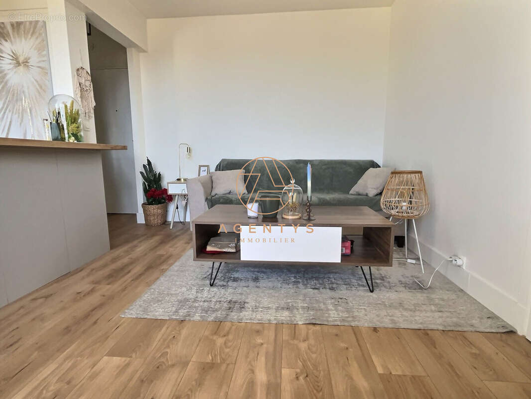 Appartement à SAINT-MAUR-DES-FOSSES