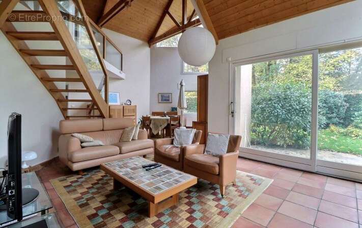 Maison à BURES-SUR-YVETTE