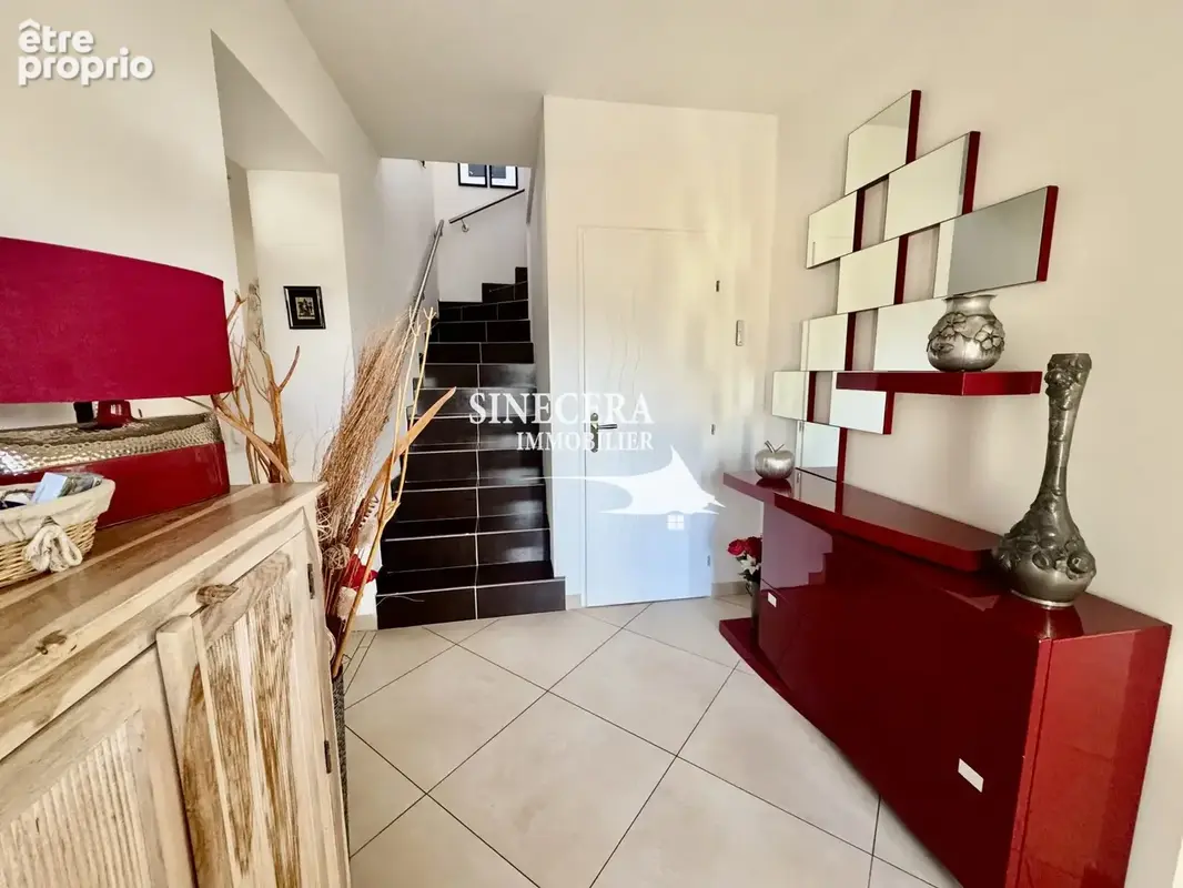 Maison 223 m² à Lamonzie-Saint-Martin  - photo 2