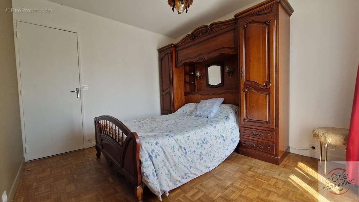 Maison à LES GRANGES-LE-ROI