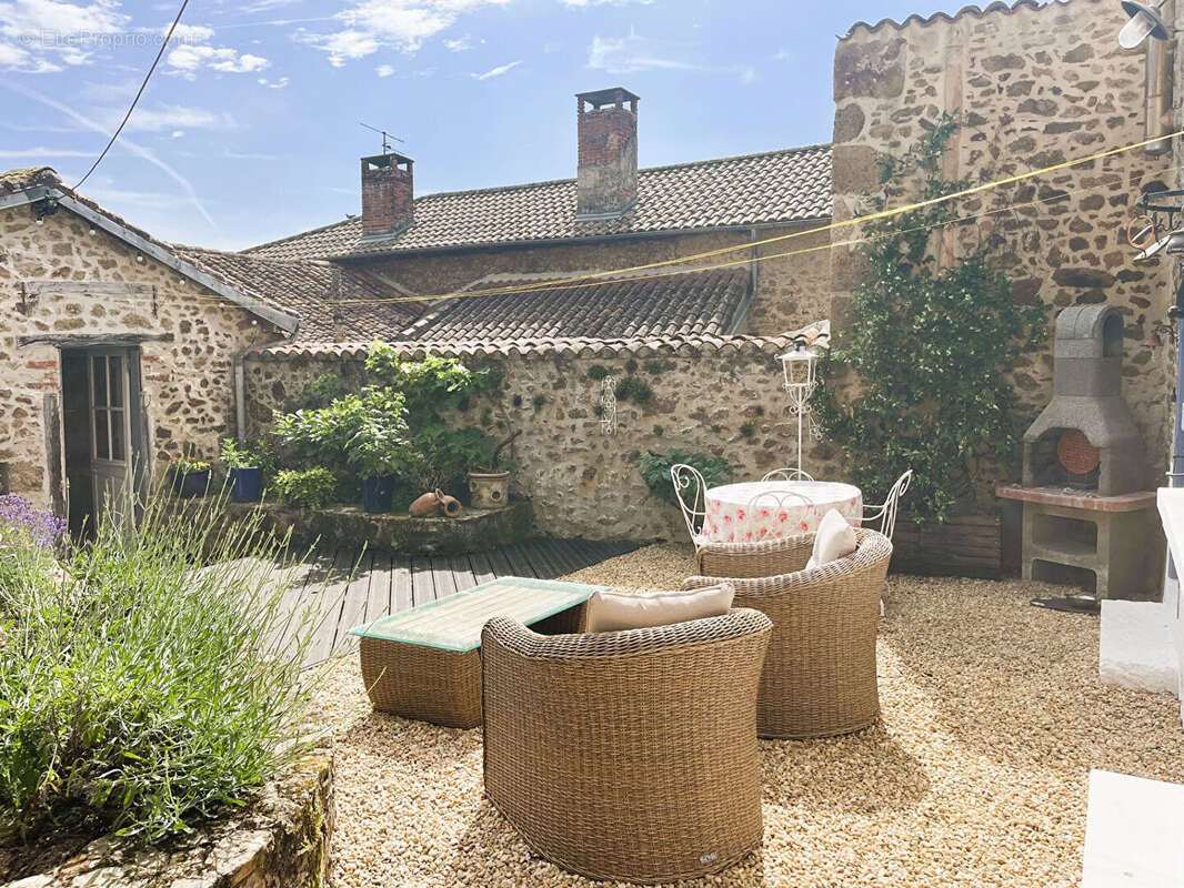 Maison à ROCHECHOUART