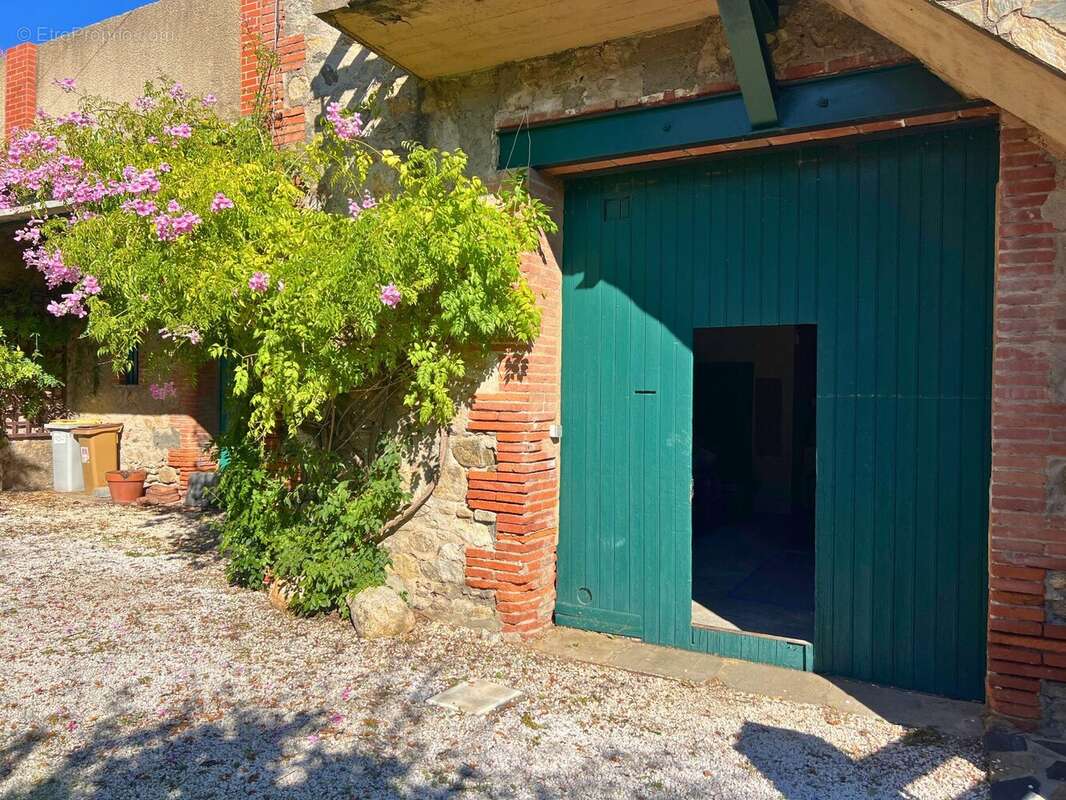 Maison à LAROQUE-DES-ALBERES