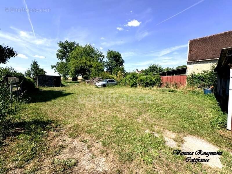 À vendre – Maison de village 4 chambres avec jardin, dépendances, grange et espace spa - photo 15
