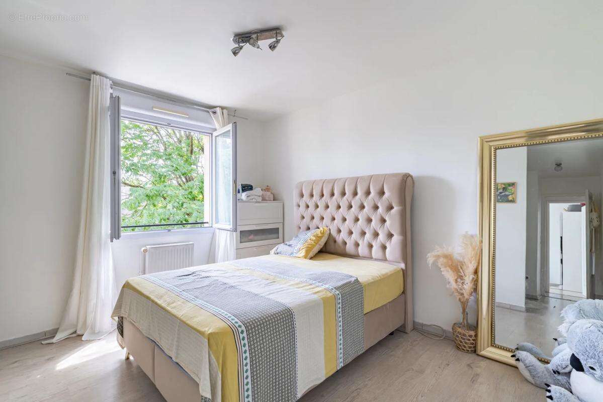 Maison de 5 pièces de plus de 120 m² à Argenteuil avec annexe - photo 8