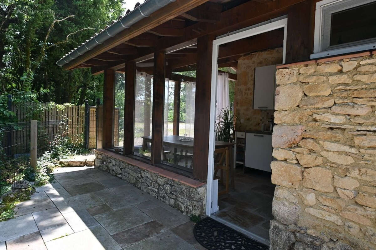 Maison à PUY-L&#039;EVEQUE