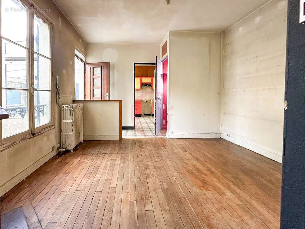 Terrain à BOURG-LA-REINE