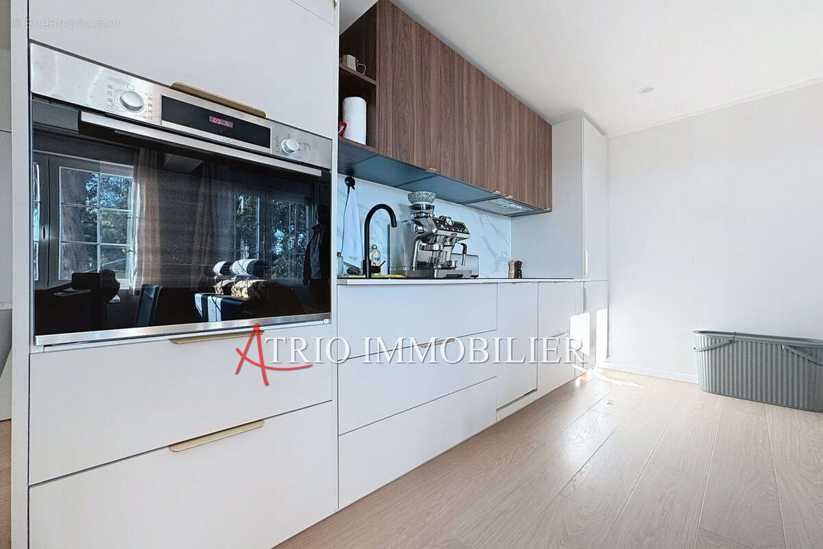 Appartement à SAINT-LAURENT-DU-VAR