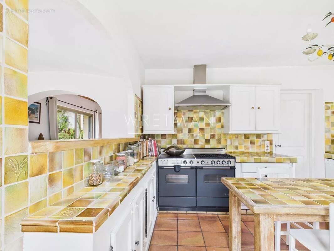 Maison à ROQUEFORT-LES-PINS