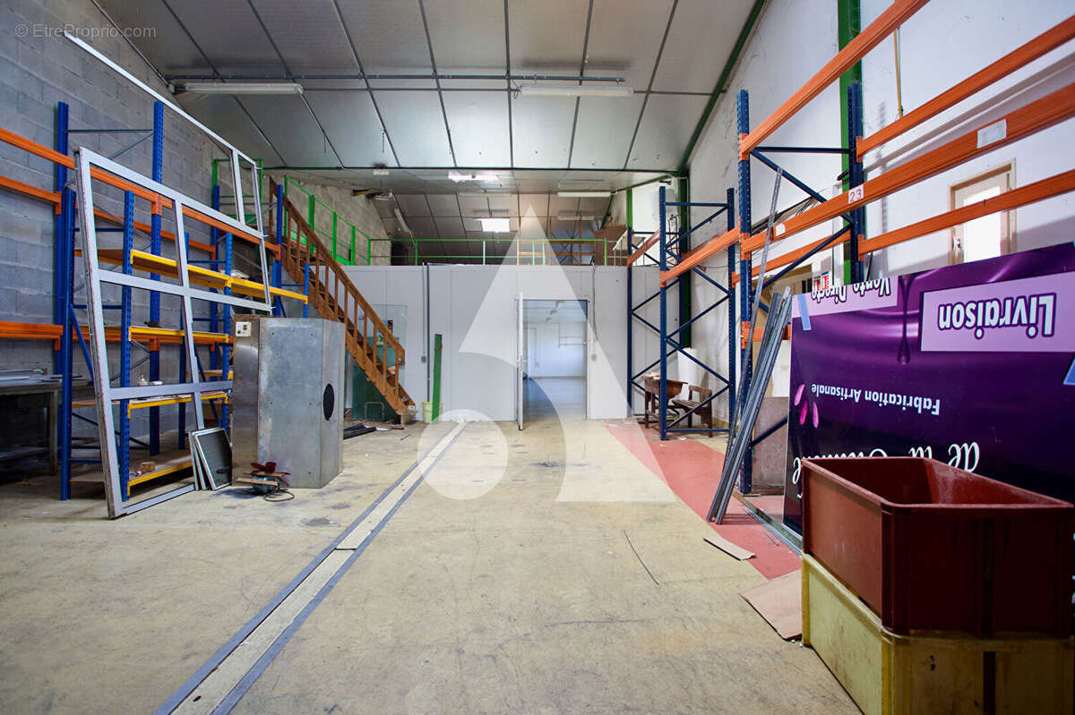 Commerce à SAINT-GEORGES-DE-RENEINS