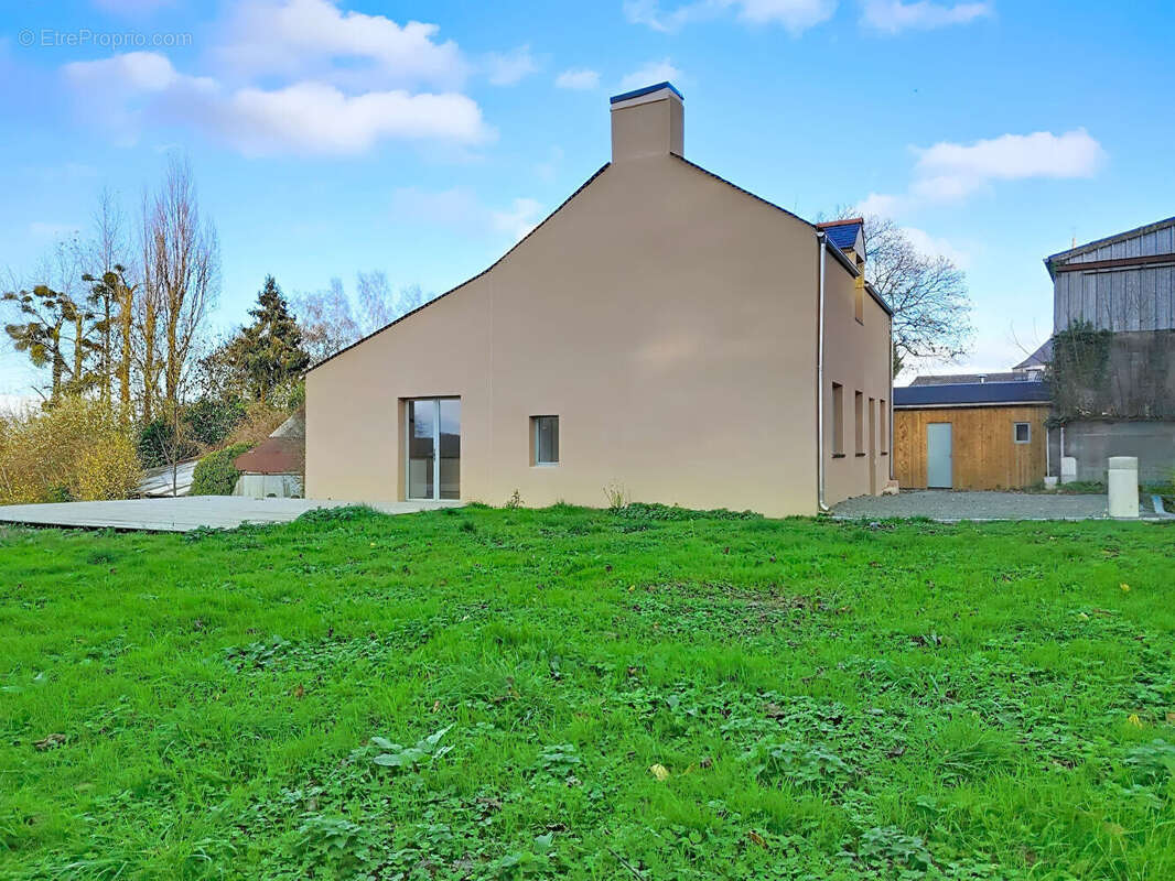 Maison à BAZOUGES-LA-PEROUSE