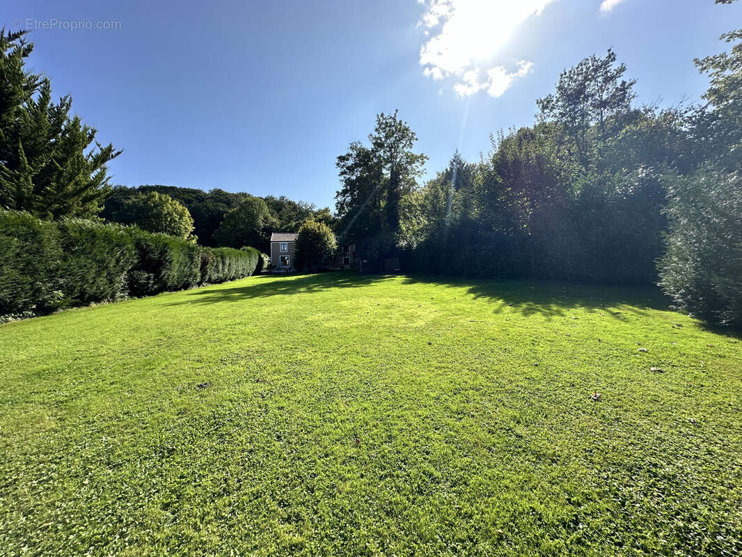 Maison à MILON-LA-CHAPELLE