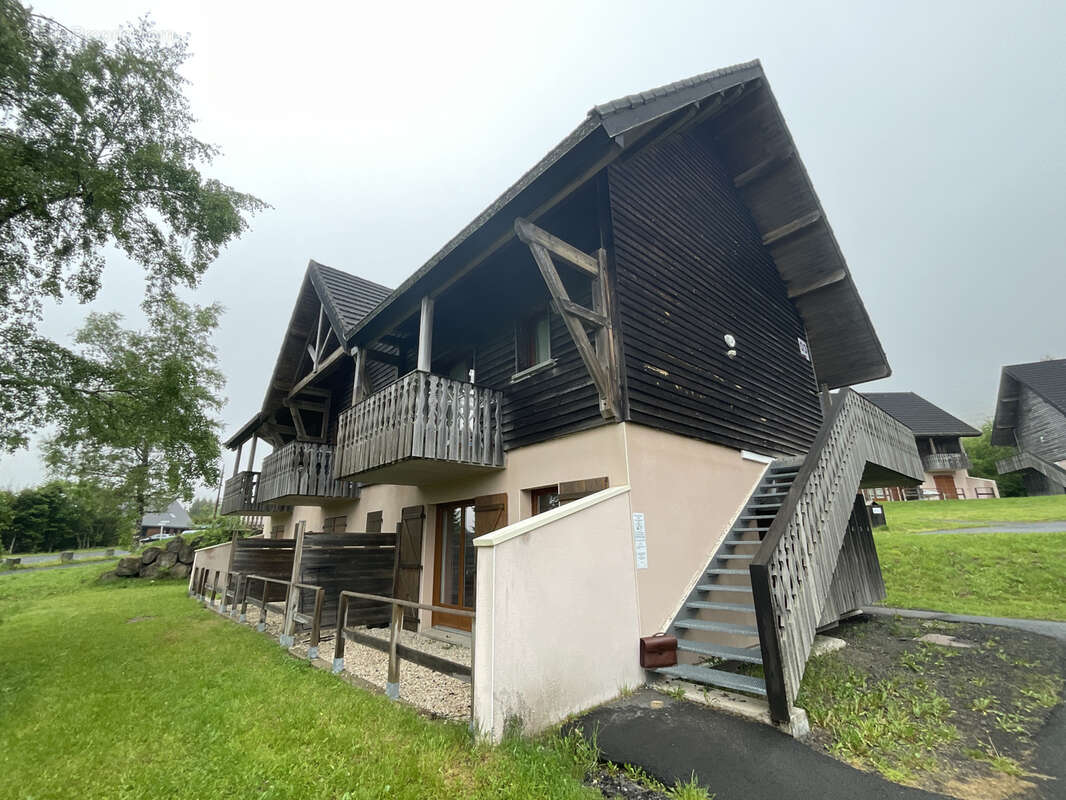 Appartement à COMPAINS