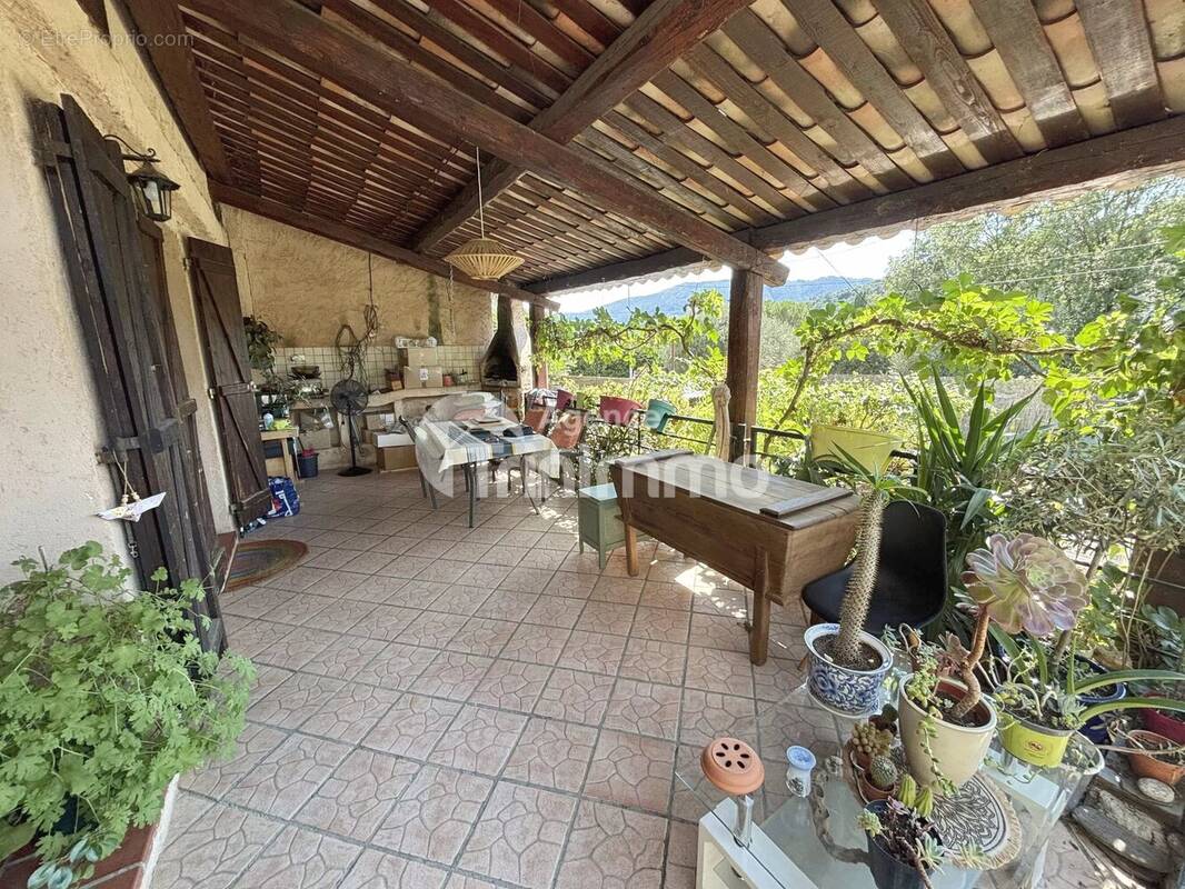 Maison à CONTES