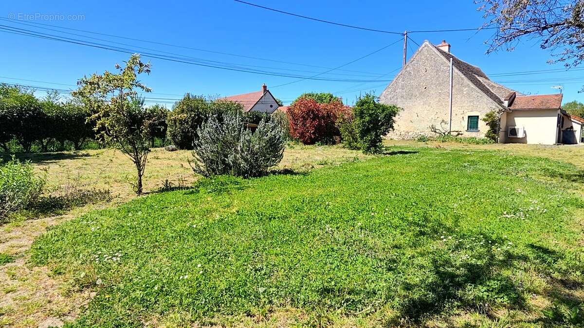 Maison à CONTIGNY