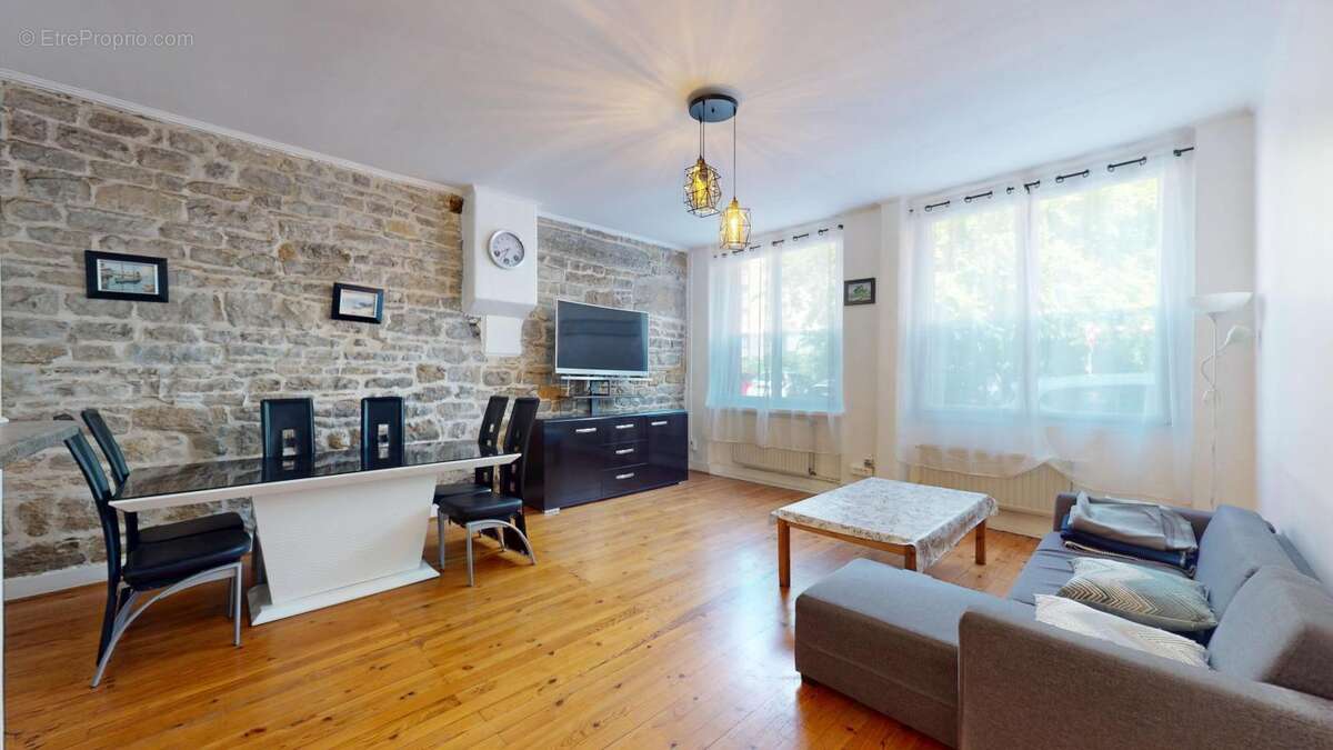 Croix-Rousse / Gros caillou - Superbe Duplex de 122m² ! - photo 2