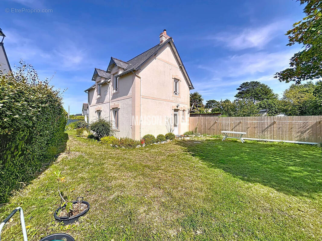 Maison à SAINT-BRIAC-SUR-MER