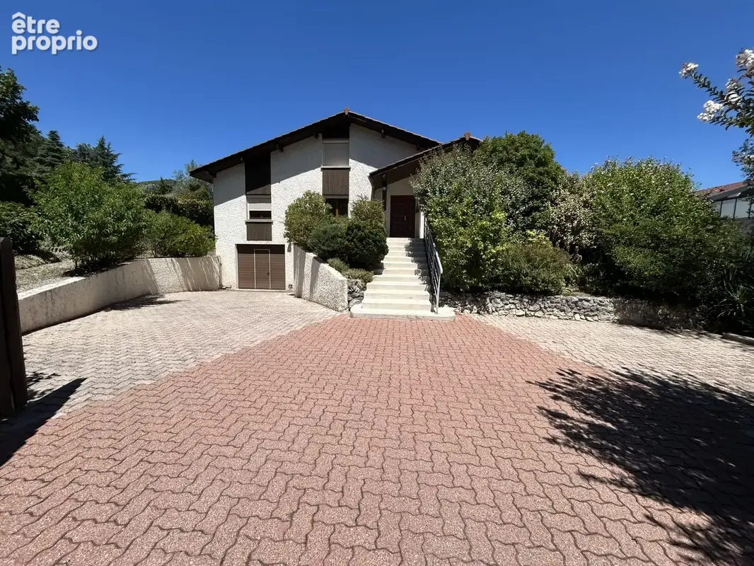 Maison 6 pièces 160 m² à vendre à Claix (38640) - photo 3