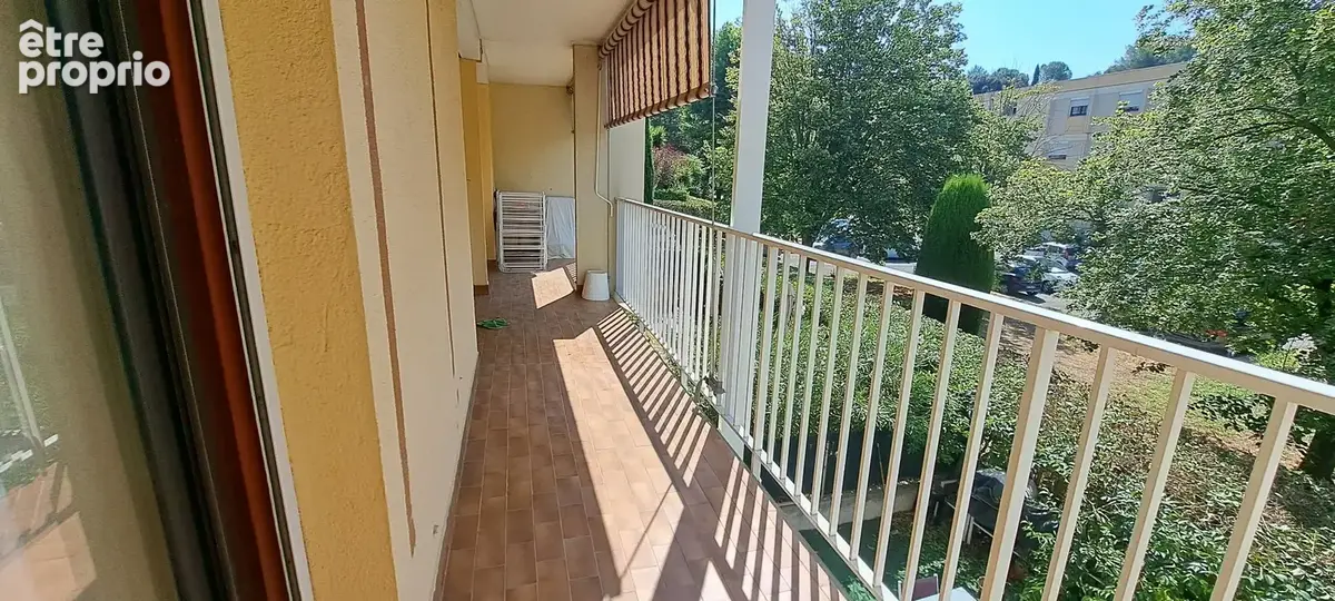 Résidence avec espaces verts. - photo 13