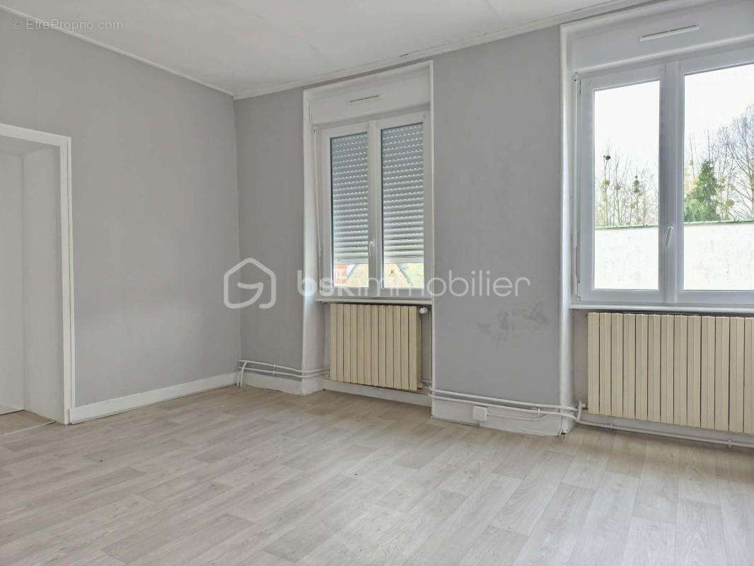 Maison à LASSAY-LES-CHATEAUX