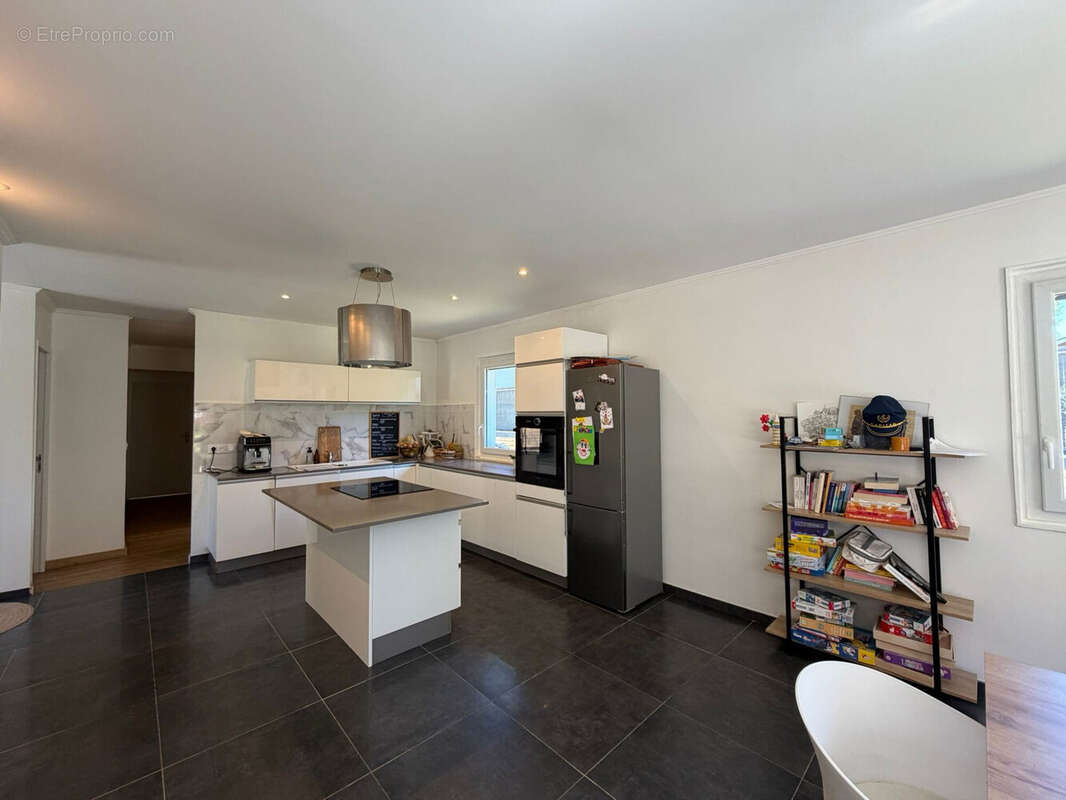 Maison 104 m² à Cervens  - photo 3