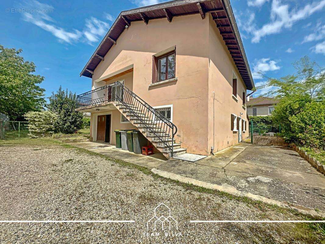 Maison 120 m² à Solaize  - photo 2