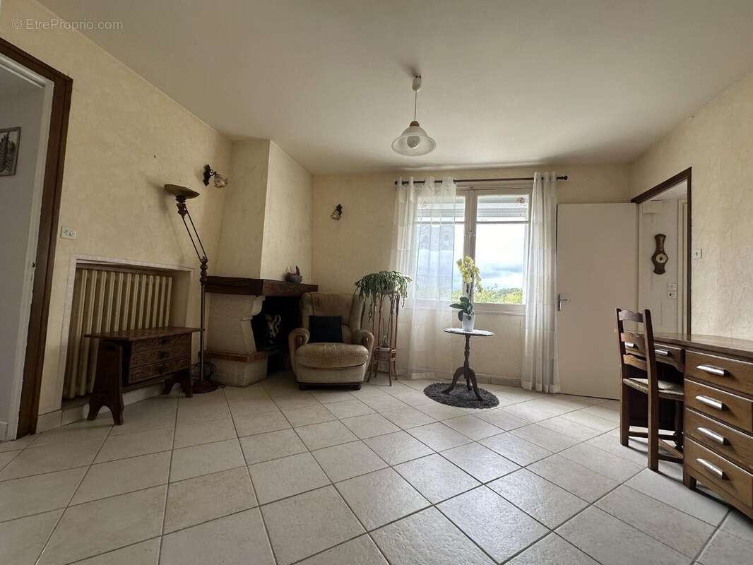 Maison familiale en campagne avec dépendances 218m² - photo 9