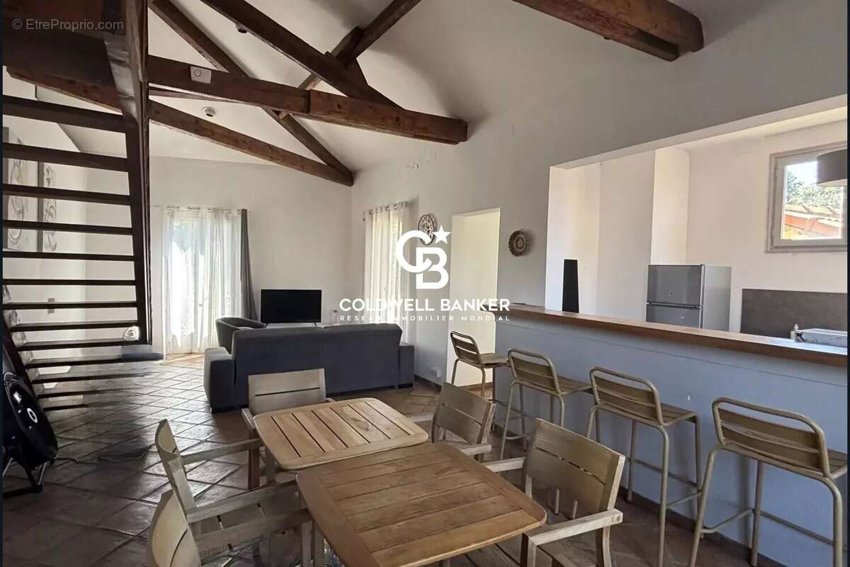 Unique à Cannes maison de ville  avec près de 300 m² de garages et stockage - photo 5