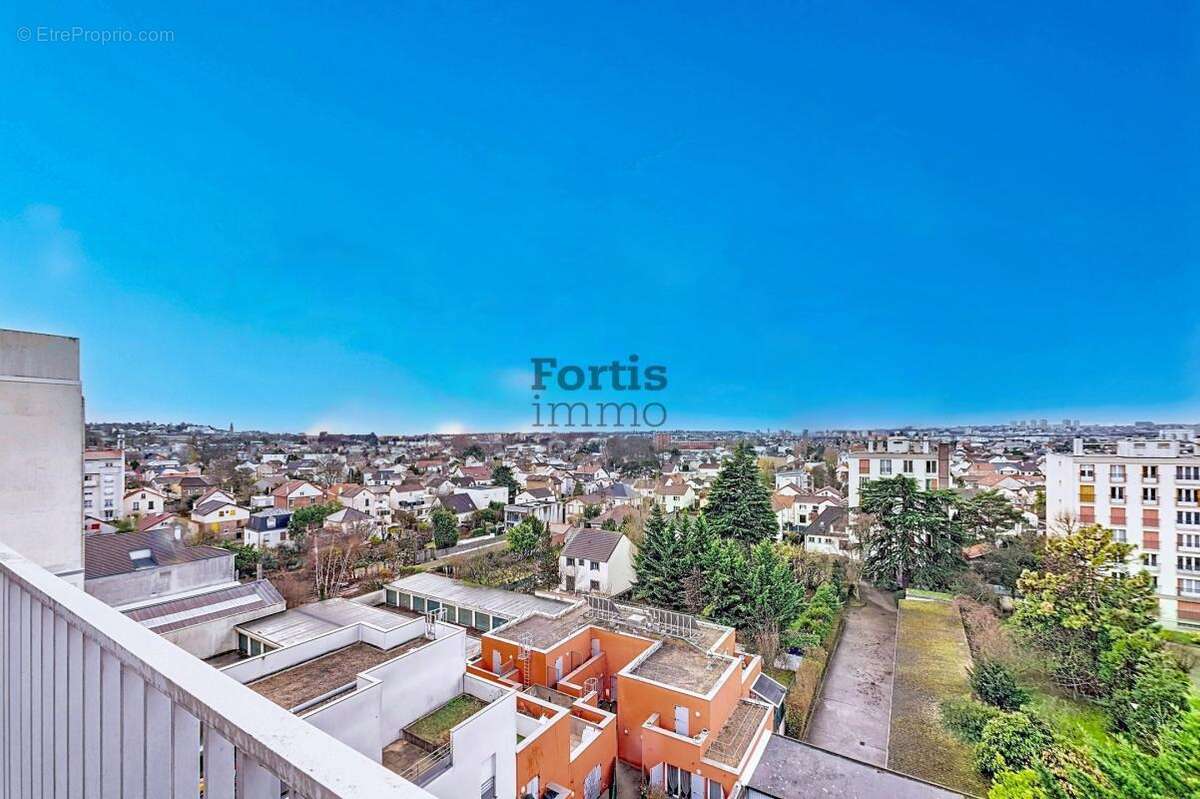 Appartement à LES PAVILLONS-SOUS-BOIS