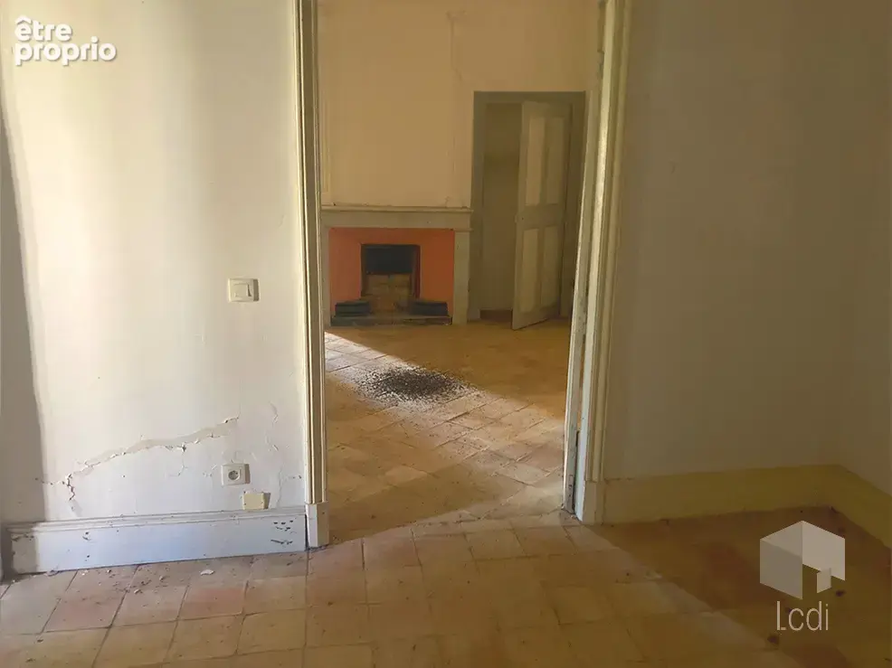 PUYGIRON, propriété sur un terrain de 50 000 m2 - photo 9