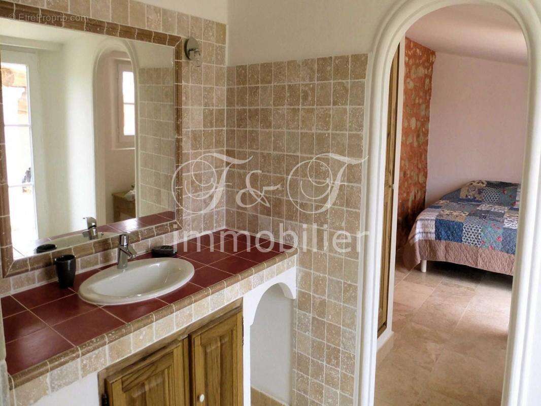 Maison à ROUSSILLON