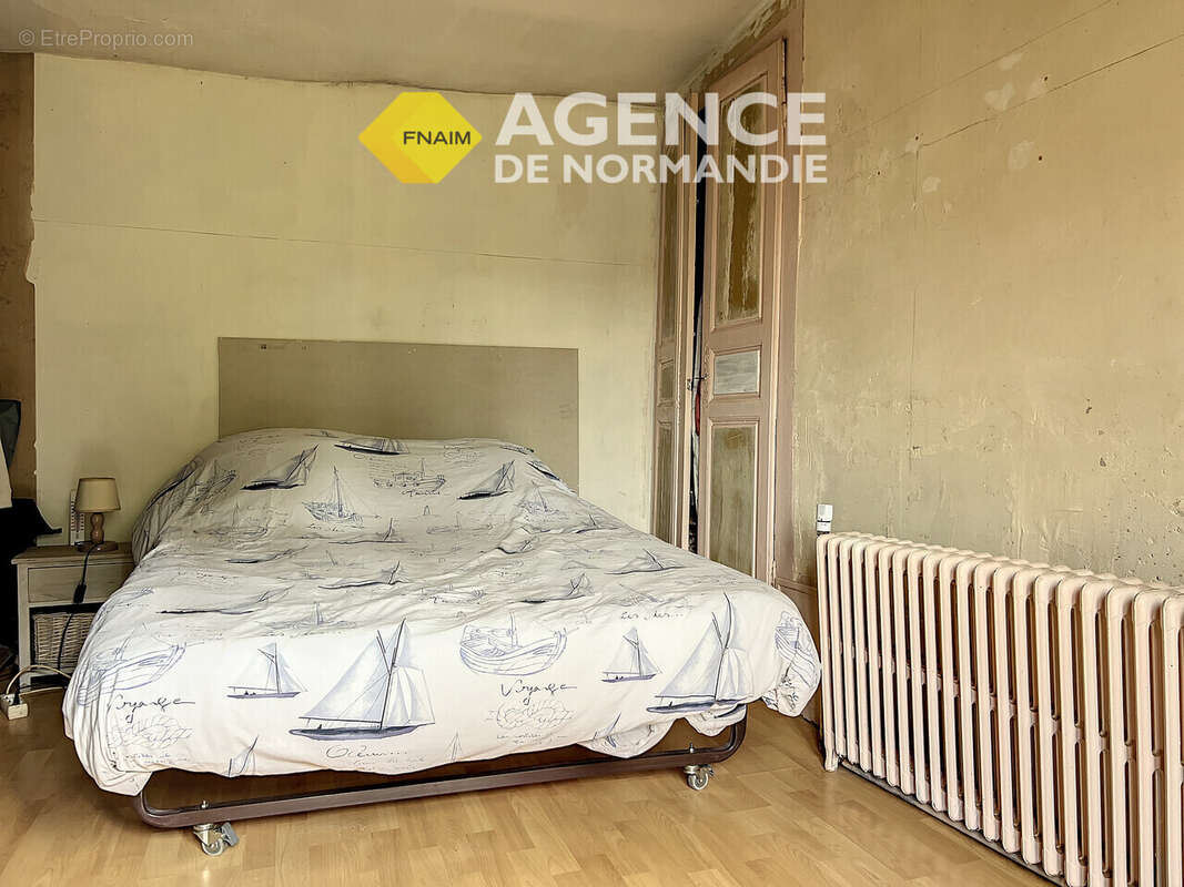 Maison à MONTREUIL-L&#039;ARGILLE